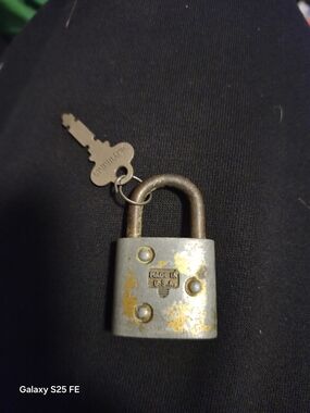 Vintage Padlock with Key - Gray/Gold